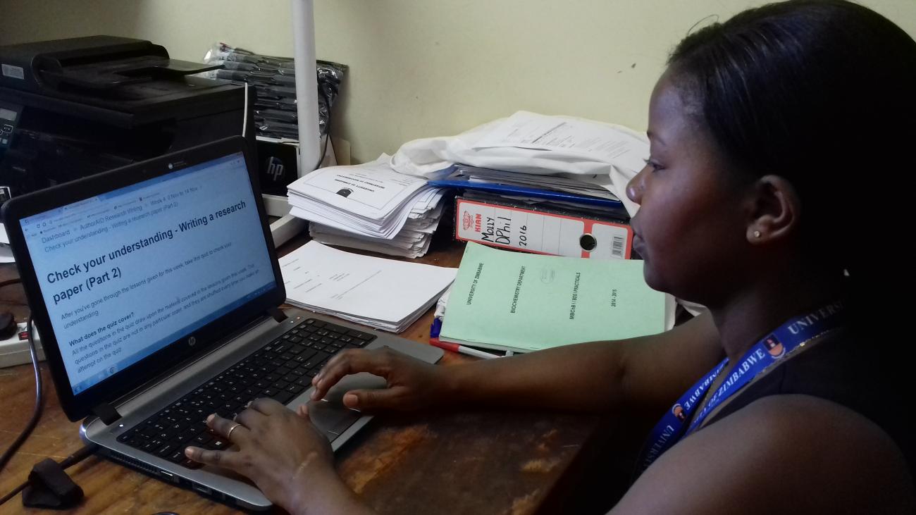 Researcher doing online research writing course Thumbnail